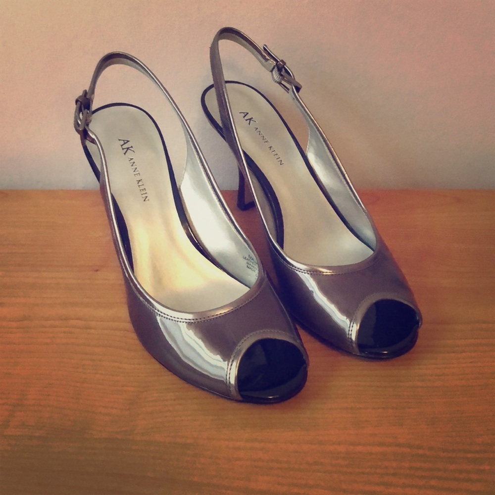 Anne Klein peep toe shoes